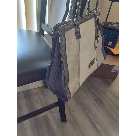 GUESS Faux Croc Print Two Tone Gray & Creme Large Tote Bag - Picture 5 of 6